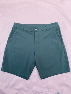 Lululemon Commission Short Slim *Warpstreme 9"
Obsidian Size 34